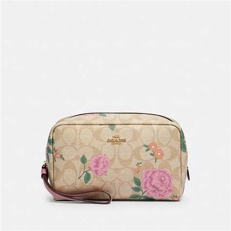 coach cosmetic case clearance.